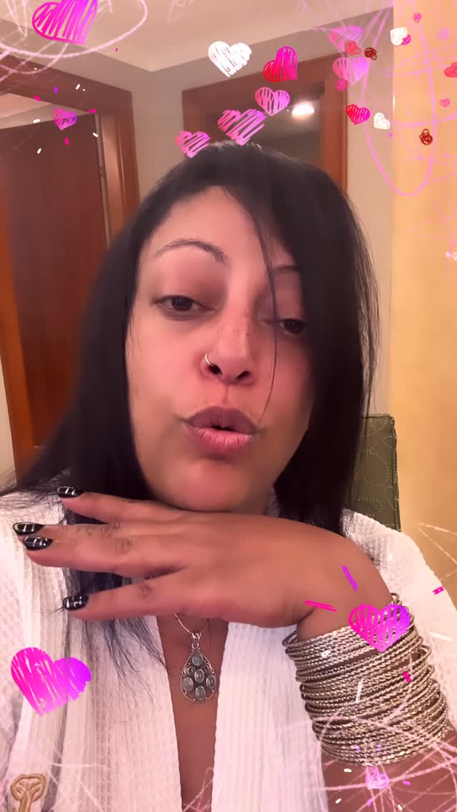Porque no pueden con uno eso pasa rabia con admiracion pero yo soy MAs Fuentes Que el odio ….la envidia se vence con exito!!!!! Mi gente no se la dejan montar!!!!:))).
.
.
.
#nobullying #loveislove #saynotohate
