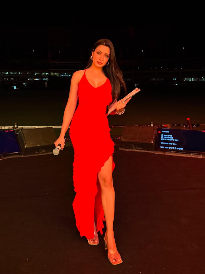 Hi 👋 from ur host for the opening ceremony of @vidarbhaprot20league
Wearing @a.la.modebyakanksha
@arivaasports @rajneesh5258
#vidarbha #cricket #shefalibagga #host #anchor #nagpur