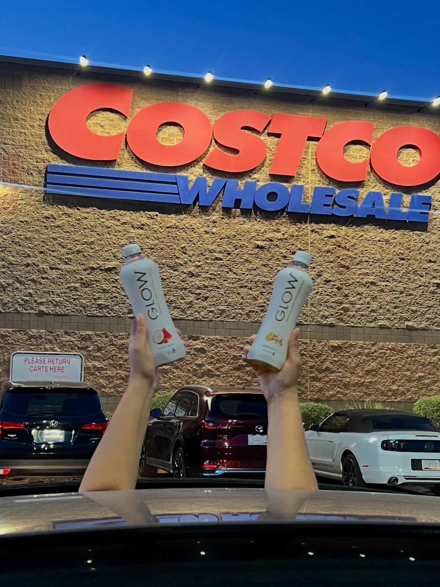 ✨GLOW ALERT!✨
Your favorite sparkling drink just hit Costco shelves in California! Grab a case, sip the sparkle, and let the vibes glow all summer long 🌞💧
#GLOWHydration #GLOWPartner #DrinkGLOW #LetsGLOW #CostcoDeals #SipAndShine