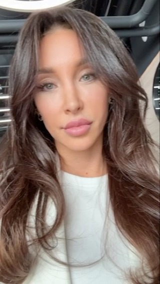 Малышка @hairqueen_21 @hairqueen21_ - как я люблю то, что ты делаешь с моими волосами ❤️