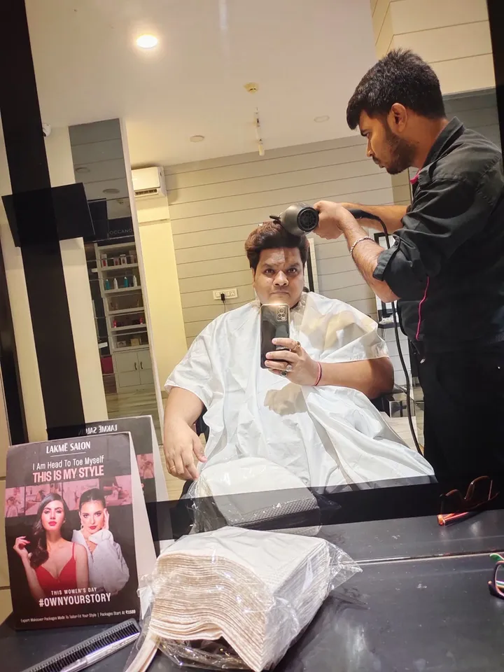 Sunday vibes: Grooming my soul, styling my glow ✨
.
.
.
.
#SelfCareVibes #StyleYourself #PersonalCare
#SelfLoveStyle #lakme #lakmesalon