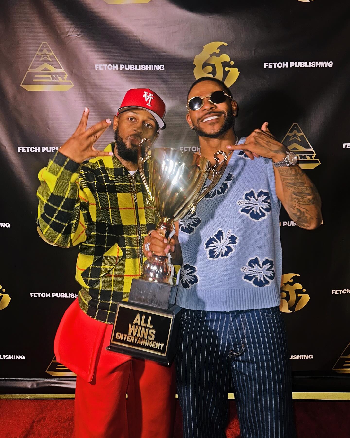 SECRETS OUT 🏆 I been holding this one tight 😭
I’m officially apart of my big bro @ericbellinger label @allwinsent , and I’m so grateful man 😭 from singing bro songs at the pep rallies in high school and doing all his challenges on social media , to now being able to work under you and just be family is really full circle . Thank you for everything E & just being a real one in this industry, it’s RARE. It was family before it was even official 🙏🏾
& to my family @syxofficial_ & @dahomiejojo , thank yall for just having my back and the guidance yall always give a nigga . I appreciate yall more than yall know
So with that being said … NEW MUSIC ON THE WAY .. NEW VIDEOS ON THE WAY .. NEW ERA ON THE WAY . NEW EVERYTHING !!
And if you been here from the beginning, you KNOW how hard I’ve worked to get right HERE , no handouts, so yea ima go cry 😂✌🏾 !! Thank you God
ALL WINS ALL YEARRR & THE GANGS ALL HERE 🥹🏆