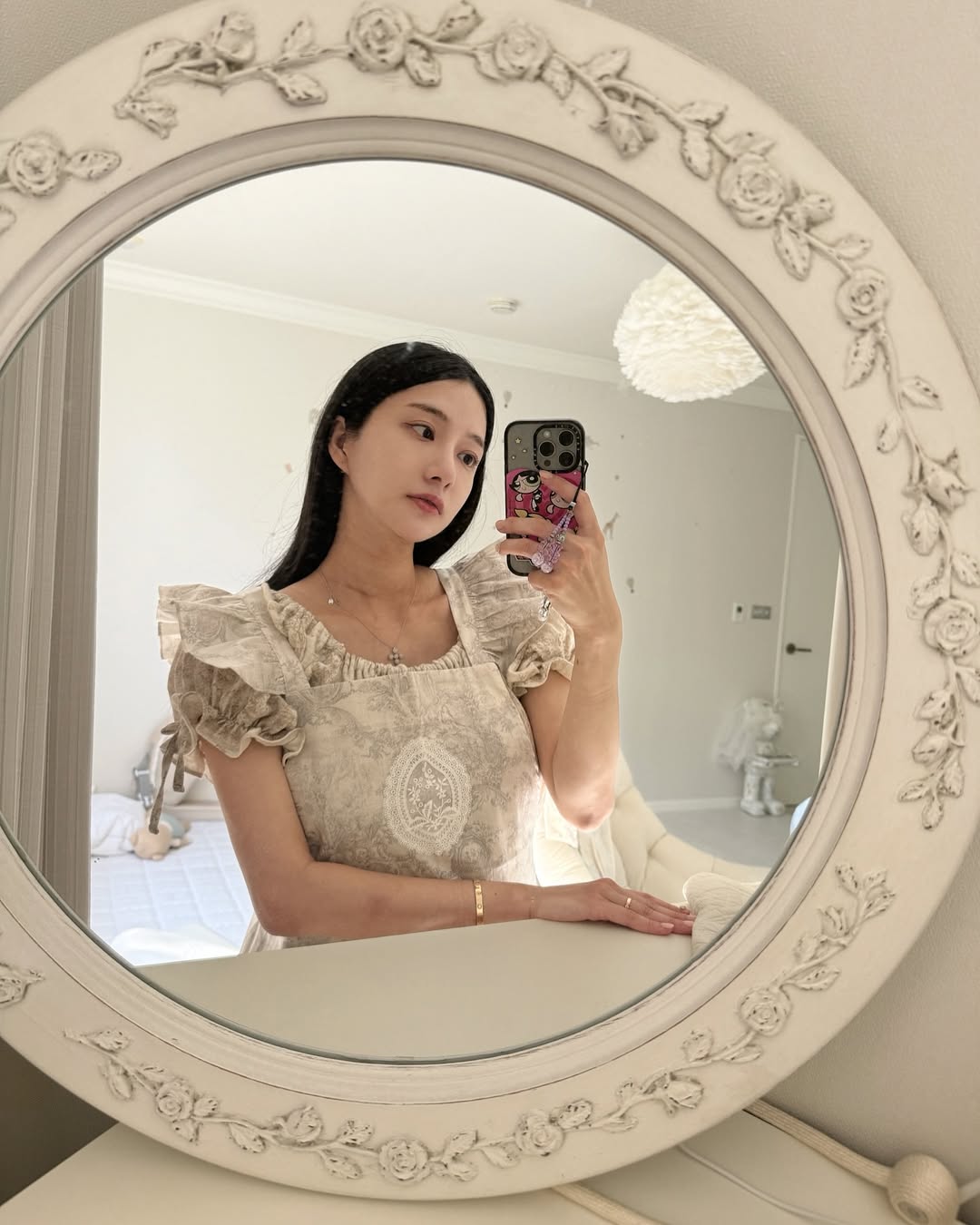 -
제가 평소에 너무나 좋아하는 패턴..
아가앞치마에 두건까지 🤍
너무 고급진 드브르베..🫶🏻 사랑입니다
#드브르베 #DUBULEVE