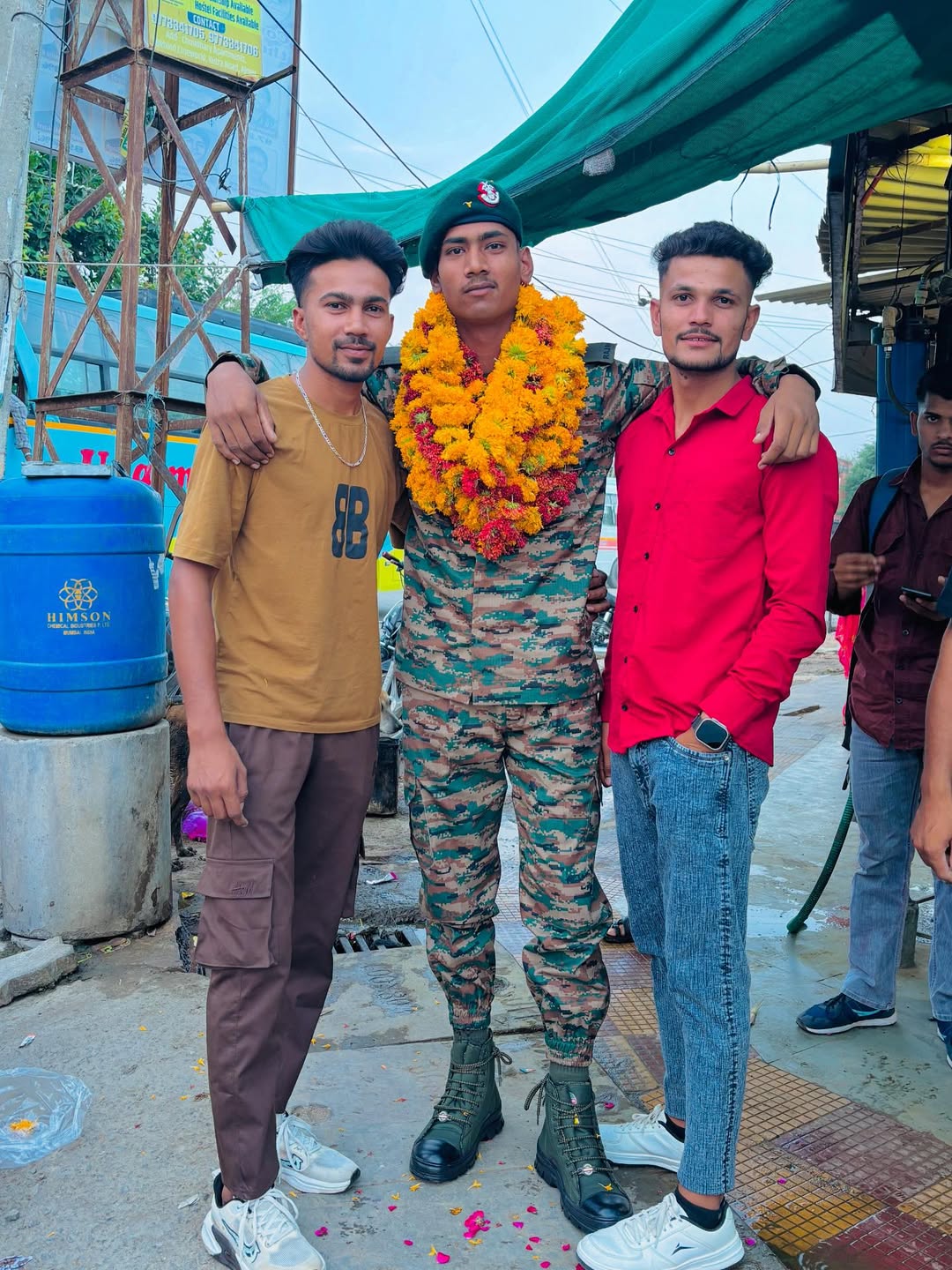 Fouji Bhai🥷🏻❤️
#army #ɪɴᴅɪᴀɴᴀʀᴍʏ #indianarmy🇮🇳 #fouji #foujipost #armypost❤️⚔️ #racer #trendingpost #viralpost #racer_salman_00