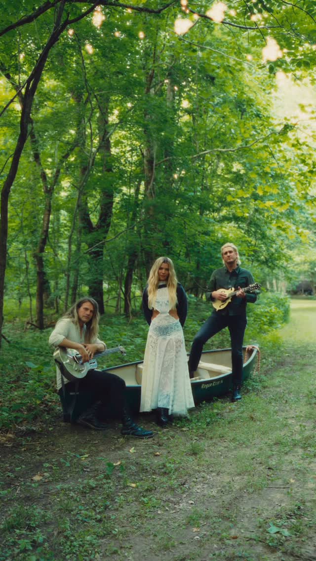 15 years of “If I Die Young” ❤️🔥
#TheBandPerryIsBack #15YearsofIIDY #countrymusic