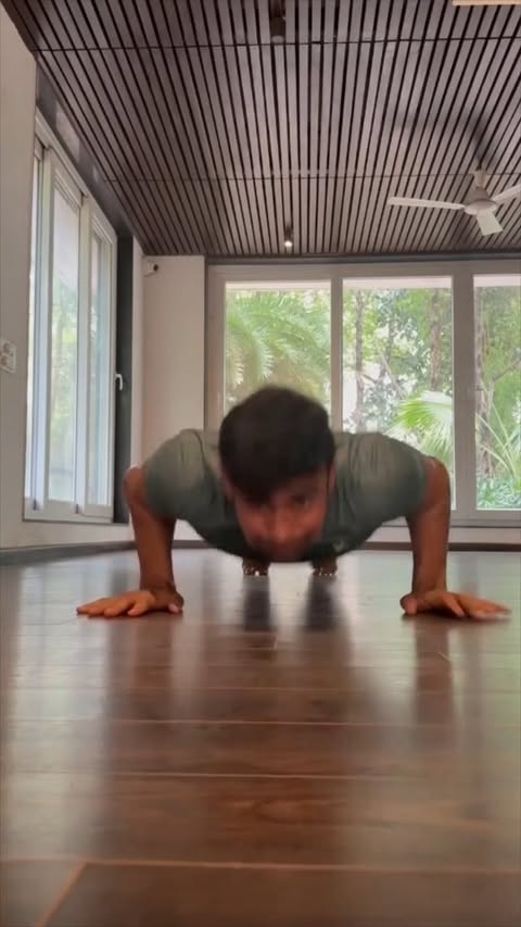 हर दिन एक नया मौका है — खुद को बेहतर बनाने का, मजबूत बनने का, और जीतने का! 💪
#sangramsingh
#inspiration
#mondaymotivation
.
.
.
.
.
.
.
#workout #bodyweighttraining #viralvideo #viralreels #instagramreels #monday #wrestling #trend #trendingreels #reel #igreels #sangramsinghwrestler #mma #fighter #youthicon #fitness #icon