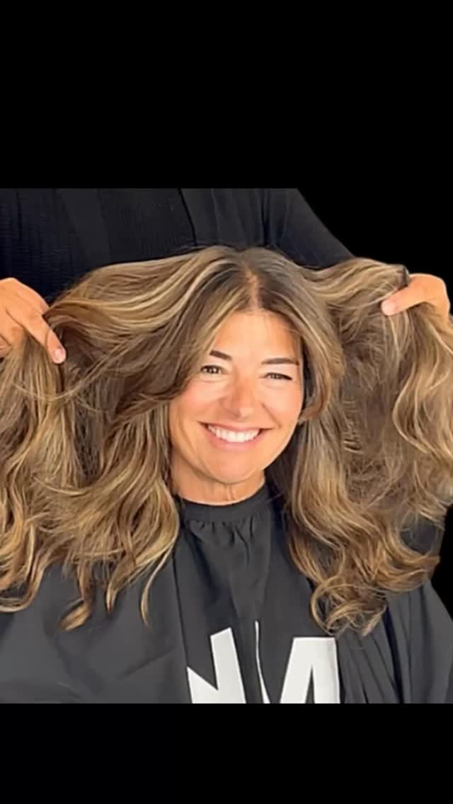 Bal köpüğü sevdiğimiz renklerden .. #beyazsaçlarason #beyazsaçlaradoğalçözüm #beyazsaç ☎️02123527056 ☎️ #senistemkyapsın @hair.videos @hair.video @hairarttut hair.artistry @hairvideodiary @hairvd @inspirehairstyles @tutorialesvideos @glamvidz #hair #greyhair #ashblonde #coldblonde #haircut #haircolor #hairstyle #shorthair #türkiye #istanbul #highlights