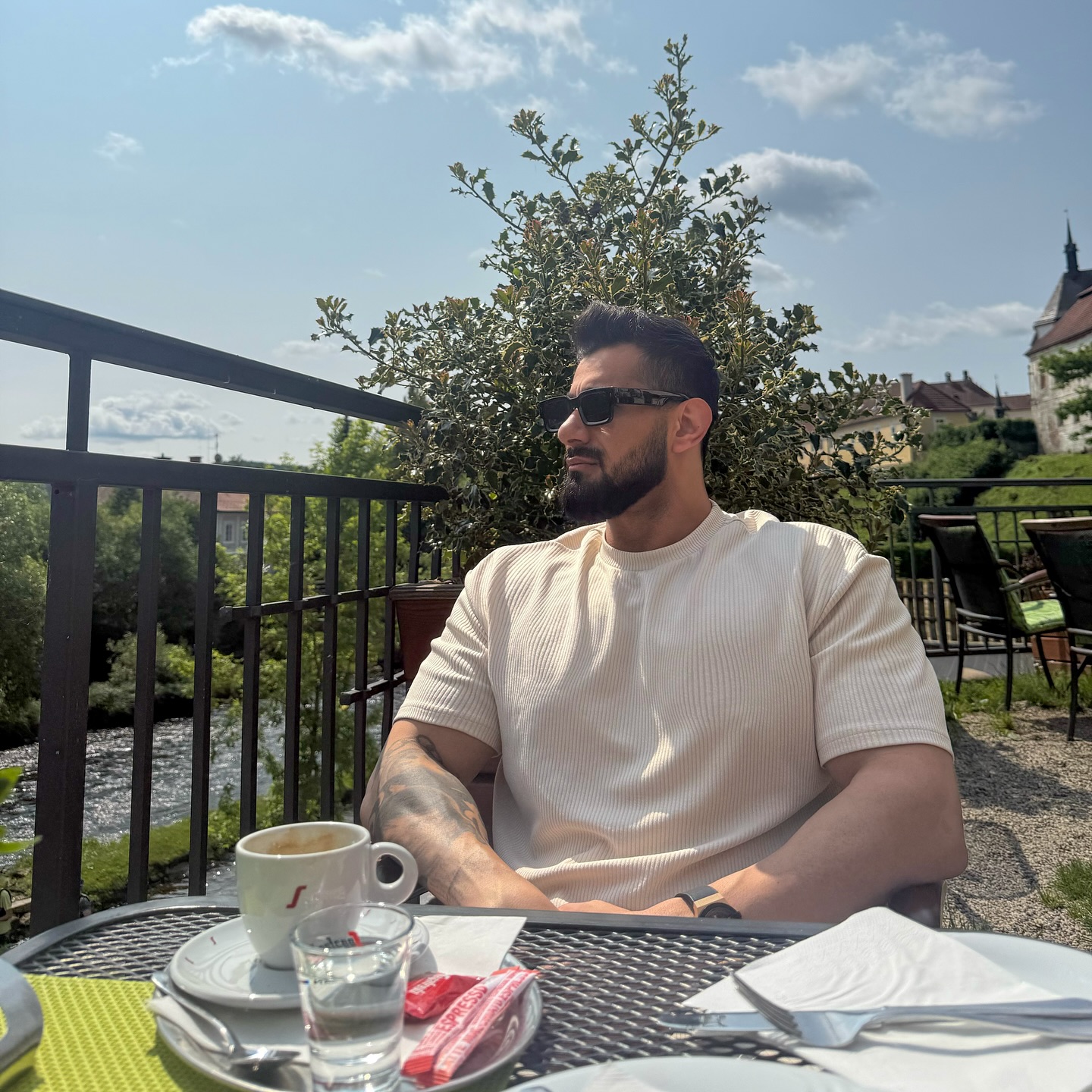 Slow mornings, warm coffee, soft light.
No rush — just soaking it in. 🇨🇿☕🌿
-
Hashtags:
#EasyDays #CzechiaVibes #SlowTravel #CafePause #QuietMoments #SimpleJoys #TravelSlowly #CoffeeMood #PeacefulPlaces #WanderWithEase #CzechRepublic #MorningStillness