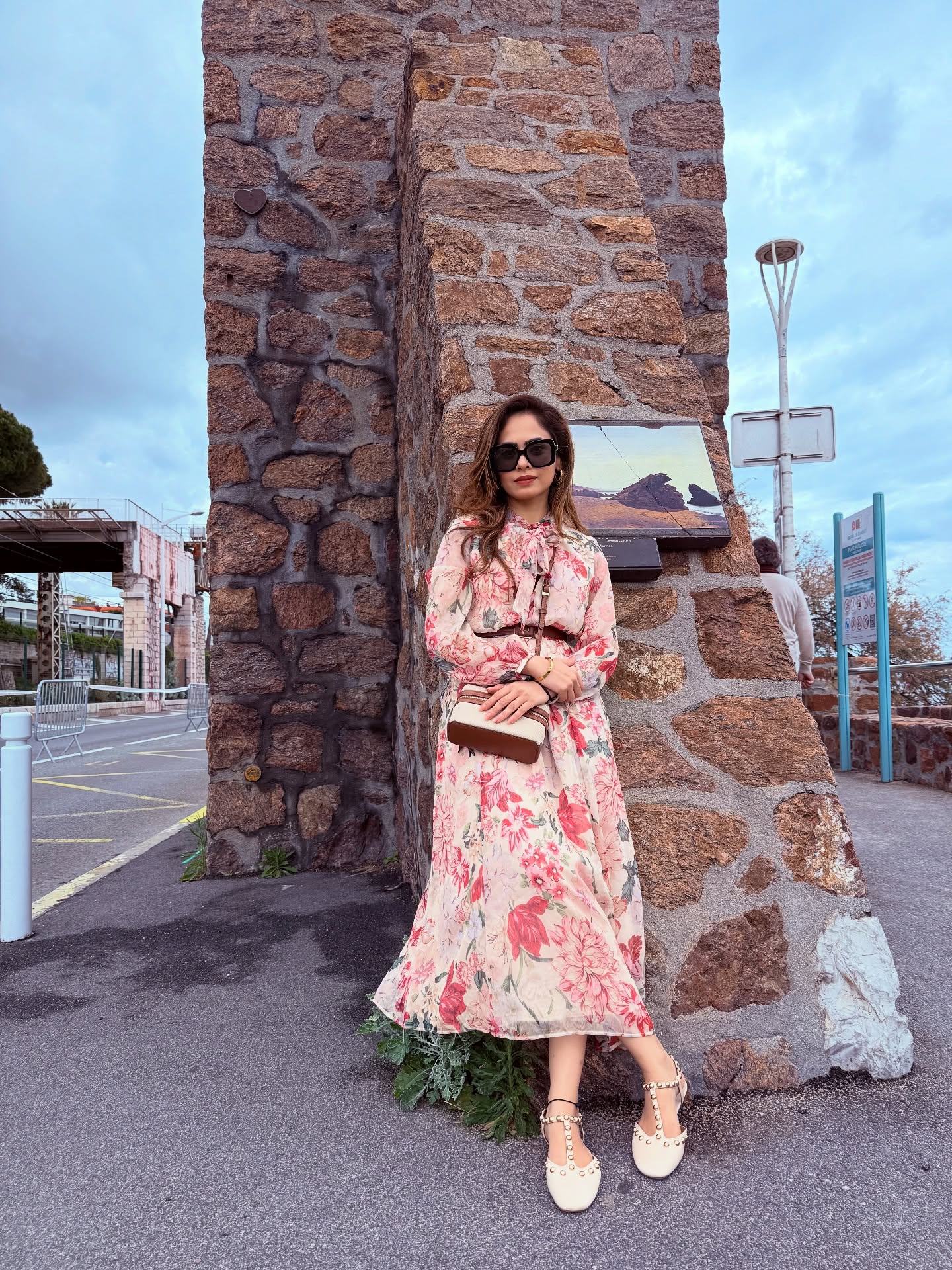 Kuch kisse yaha bane aur kuch waha …
Shot by : my friend @anand2143
#france #travel #shoot #travelgram #travelblogger #travelgram #cannes #streetstyle