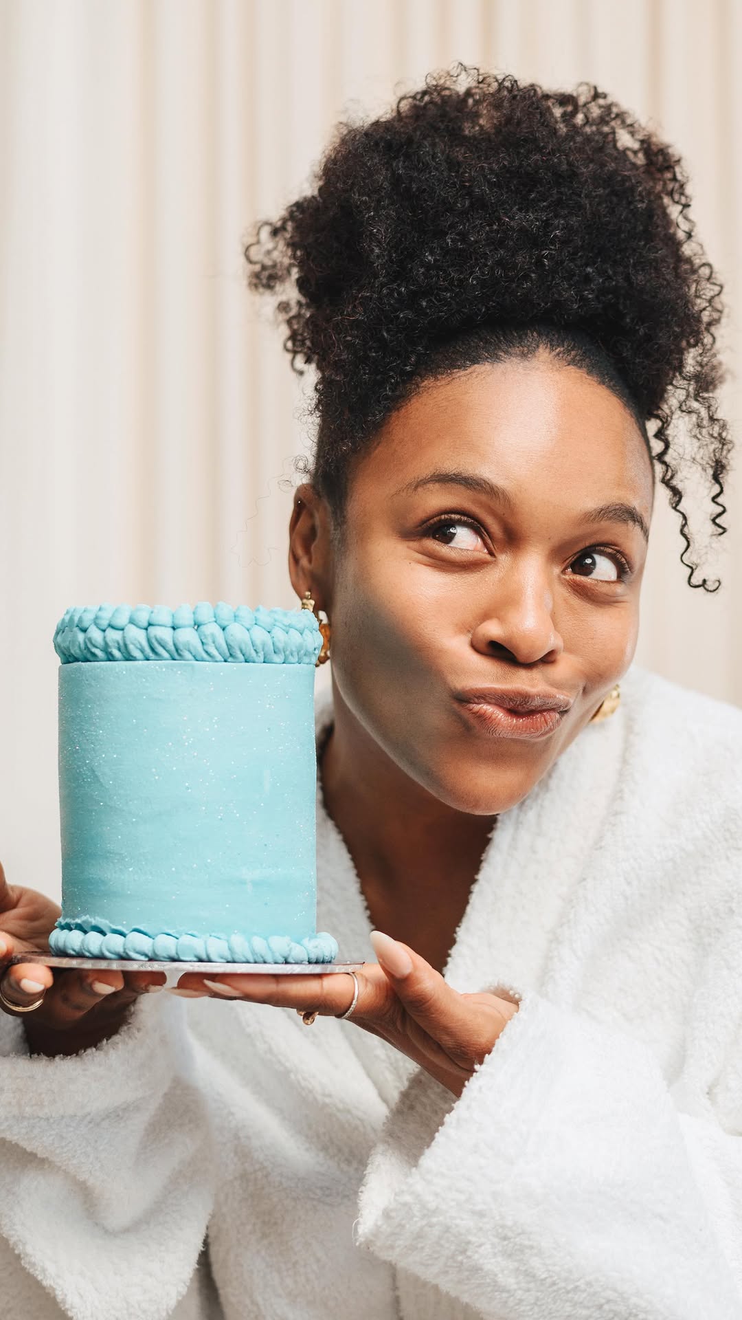 TEN YEARS of an incredible partnership that helped to change the course of my life. Happy Anniversary @neutrogenasa 😍😍 we’ve come a long way! Thank you for trusting me and for staying the course.
From being a young girl dreaming of being the face of this incredible brand that I loved and believed - to becoming the first on the continent! What a dream and I count myself very fortunate! ✨
P.S. Thank you vision board 😉