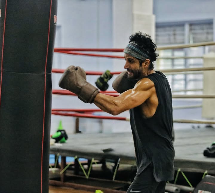 In boxing as in life..
To win any fight, you’ve first got to stay in the game.
Be prepared.
Remember, the world doesn’t owe you anything.
Be humble.
The chance might take forever to come.
Be patient.
When it does come, it’s what you do with it that will matter.
Be decisive.
#sport #lesson