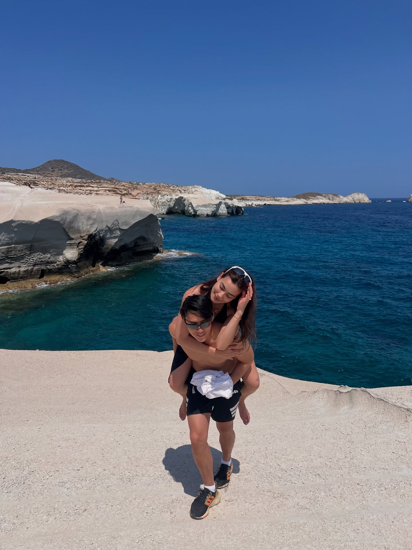 Mission completed! And we’re having a very veryyy good goood quality time.
Guide,
Worm fossils?,
Sun,
Ocean,
View,
Ash,
Pub G,
Walk,
Sound of water under the rock,
People jump,
Feet hurts,
Pre weds,
Happy tears.