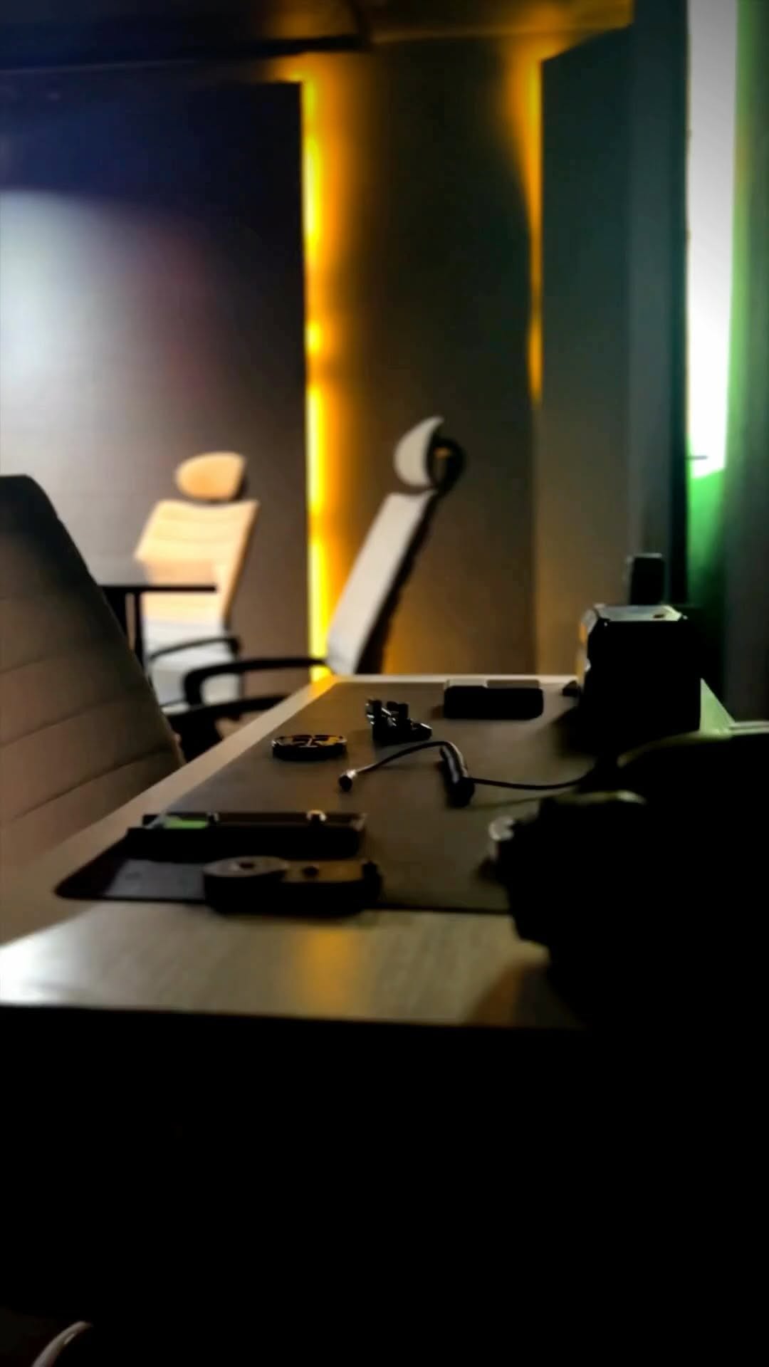 🎥 No dejes pasar esta oportunidad. ¡Reserva tu espacio hoy mismo y conviértete en el creador de contenido que siempre soñaste! #studiorental #studiopodcast #rentastudio #studio #modular #studiomodular