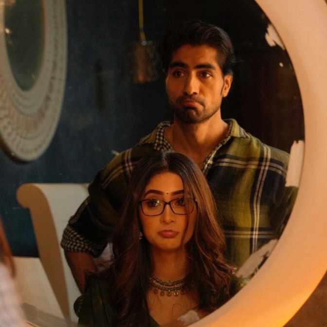 We’re not saying anything… but this face might be hinting at Episode 1 👀💭
Bade Achhe Lagte Hain – Naya Season
June 16 | 8:30 PM
#Bhagyashree #Rishabh #RiShree