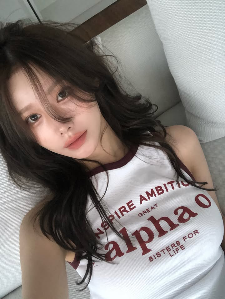 일 하다 지쳐서 드러누움
6월도 잘 부타캐 🙇🏻♀️🙇🏻♀️🙇🏻♀️♥️♥️♥️