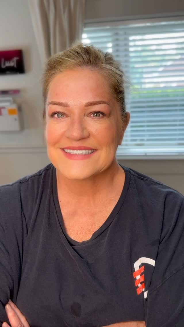 One of my most adored clients came in for her powder brow session today, and I’m still obsessing over this transformation 😍✨
She had a few areas of sparseness that were affecting the overall shape—but not anymore! We brought balance and fullness back to her brows while keeping everything soft and natural-looking. The difference is incredible, and her confidence said it all 💕
Trust the process, love the results! ✨