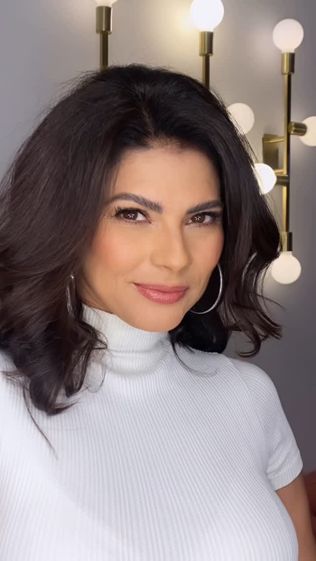 Ontem eu tava bonita gente!
Graças ao @wernermaison hair de @rodriguesandrade_paulo_ e a beauty de @capanema.makehair
Obrigada por esse estímulo na auto estima rs…
Amo vcs ❤️
#hair #beauty #hairstyles #makeupideas #haircut