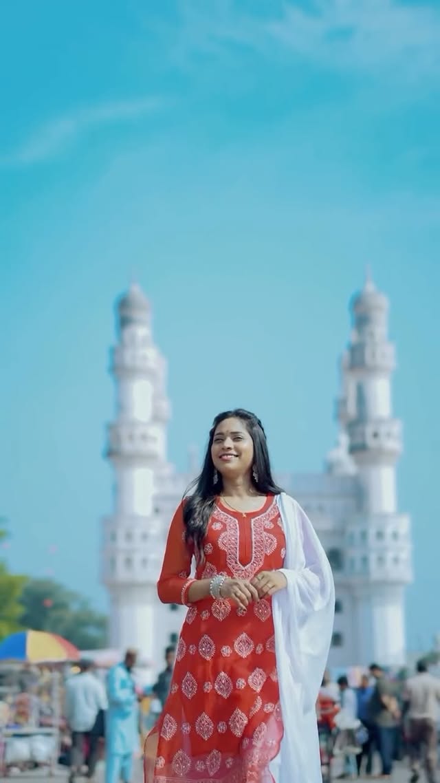Wait for end…..The heartbeat of Hyderabad, Charminar steals the show. ✨💫 🏰
Video credit by : @mahisphotography_official 🤩
#hyderabad #charminar🏰