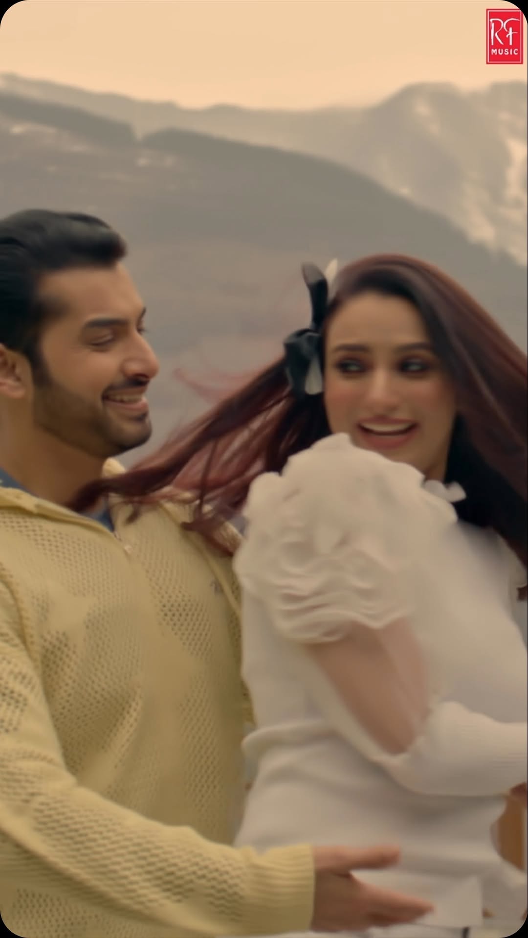 Adit ( @sharadmalhotra )& Zara (@preetkanand )ki #izharemohabbat ab Aapke Hawale 🫶🏻 ab aap dekhiye Aur faisla kijiye Kya Pak hai inki Mohabbat ya Honi ko kuch Aur hi Manzoor Hai !!! #izharemohabbat out on @rangrezaafilm youtube channel
Tune in now !!!
Full song link in bio ❣️
@rangrezaafilm
@rohitkumarofficials
@sharadmalhotra009
@preetkanand
@shahidmallya
@sush_official_music
@vyomsinghofficial
@rahulmehra_music
@the_ronithhalder
@nishant8774
@dipakshah333
@mayur_shah1801
@offbalance_clothing
@virginmusicin
Project by @virtualtalentllc
.
.
#izharemohabbat #outnow #newsong #sheeshasongseries #quboolhai #habun #arabichindi #mohabbatkrang #mohabbatiizhar
