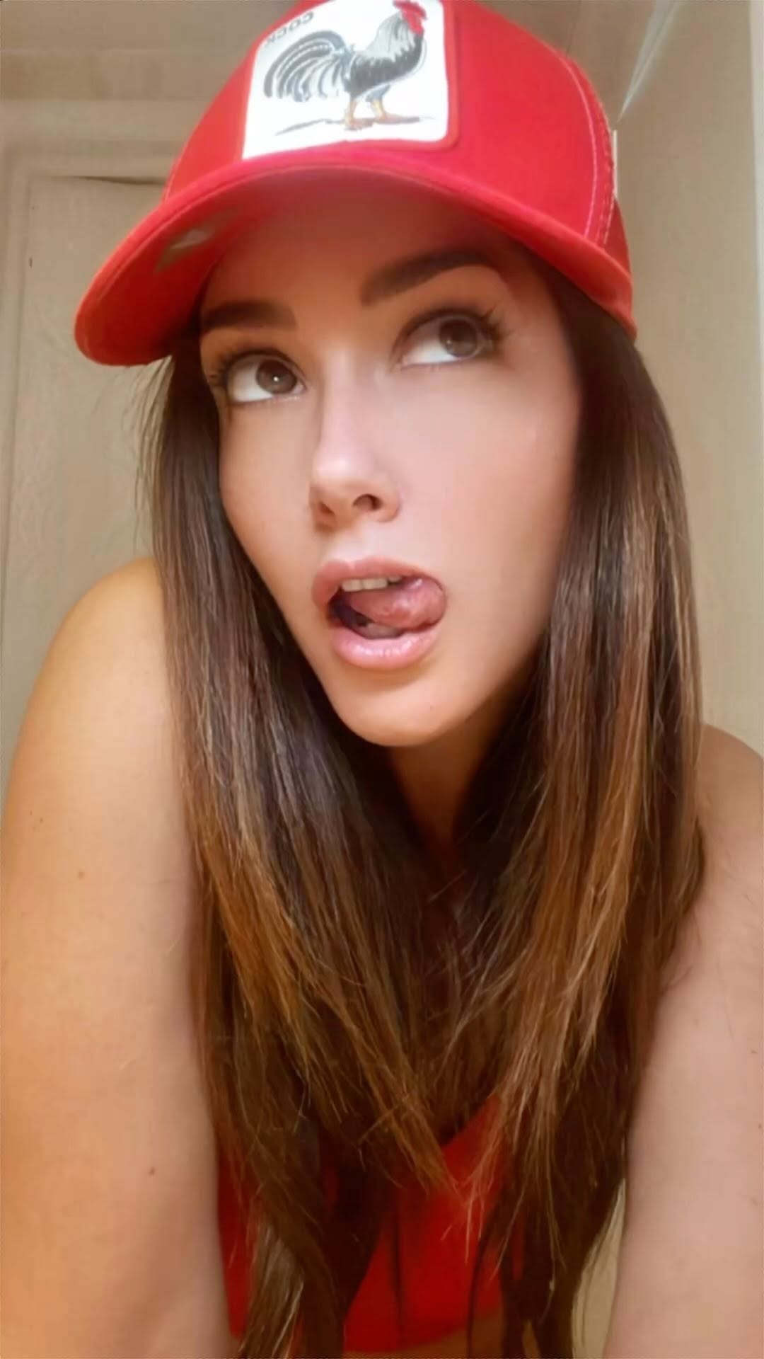 ¡Hoy es mi cumpleaños y no puedo estar más feliz! 🎉 Cada año trae sus locuras, lecciones y risas, y este no ha sido la excepción.
Todo lo que he vivido, lo bueno, lo no tan bueno, y lo increíble, me ha convertido en quien soy hoy, ¡y no cambiaría nada de eso!
Quiero dar las gracias a dios , a mis hijos,
a mi ❤️ , a mi familia , a mis amig@s …que llenan mi vida de amor, caos, y diversión.
Y por supuesto, a ustedes, por dejarme tocar sus corazones y ser parte de este viaje tan loco.
Su energía y apoyo hacen que todo valga la pena.
Hoy celebro un año más de experiencias, aprendizaje, y sobre todo, de tener a gente tan increíble a mi lado. ¡Vamos por muchos más! 🎂🥳
