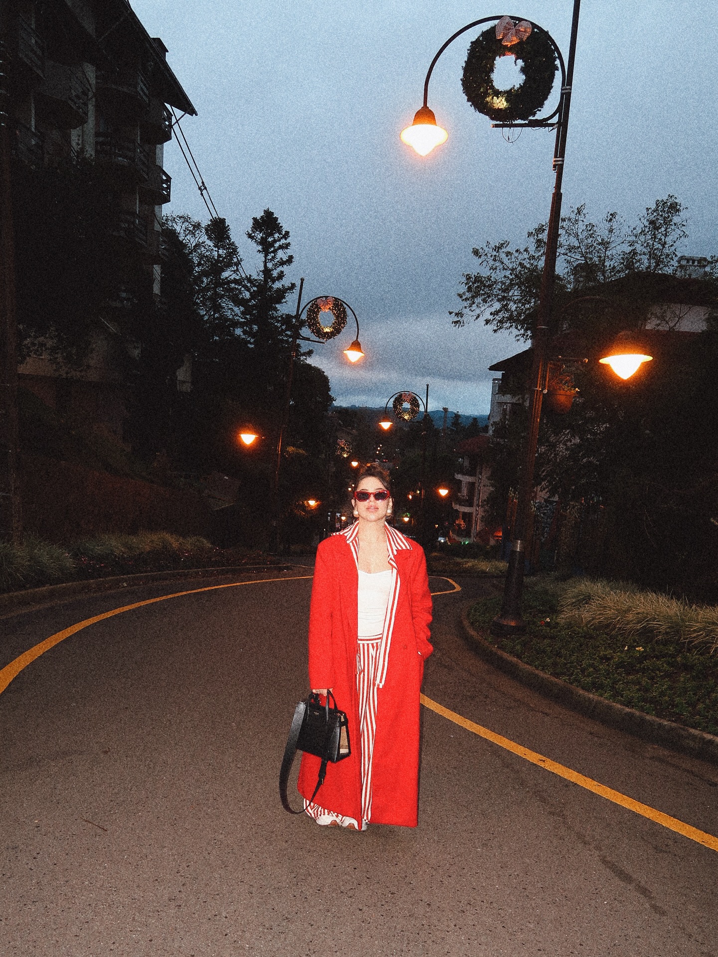 um pontinho vermelho perdido em Gramado ♥️
TU USARIA ESSE LOOK?