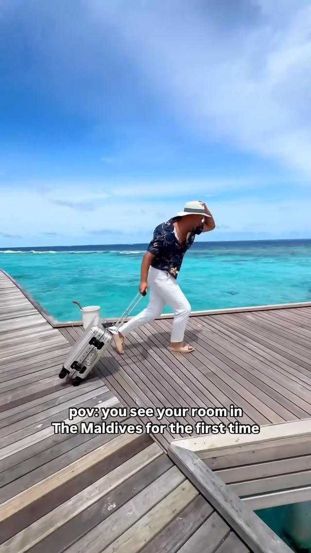 @thelosttwo take us on an exciting villa tour in the Maldives 🇲🇻 Can you believe there’s a pool in the living room?!
TAG someone you would bring here 👇🏼
#maldives #maldivesislands #maldivesvacation #huvafenfushi #maldiveshoneymoon #tripofalifetime #bucketlistadventures #dreamtrip