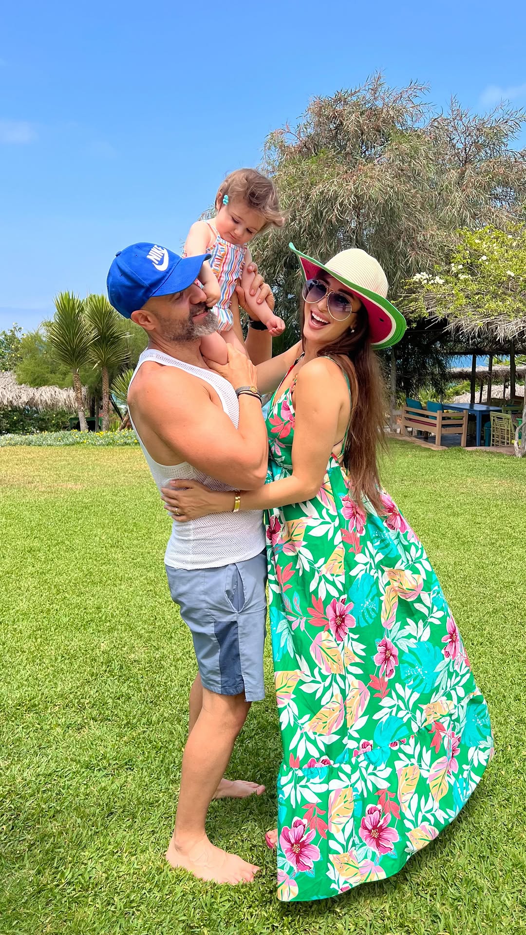 Sunday , fun day 🏝️☀️Family quality day ❤️💖 we hope you all had a relaxing Day .