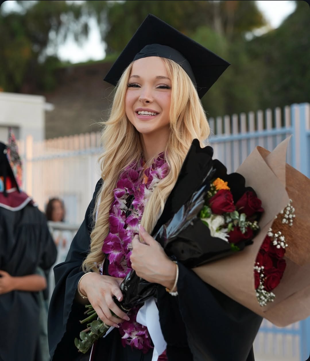 Finally graduated with my Bachelor of Science in Nursing! So here’s a sneak peak at my nursing graduation / pinning ceremony weekend ❤️👩🏼🎓🎓
While I’m so grateful to be done, I’m even more grateful for everyone who cheered me on throughout my schooling and for the friends I made along the way. 🥰
I never realized I’d make such amazing friends in nursing school and I just feel so lucky to have met them! ❤️
Next step is taking my NCLEX this summer! 📚
