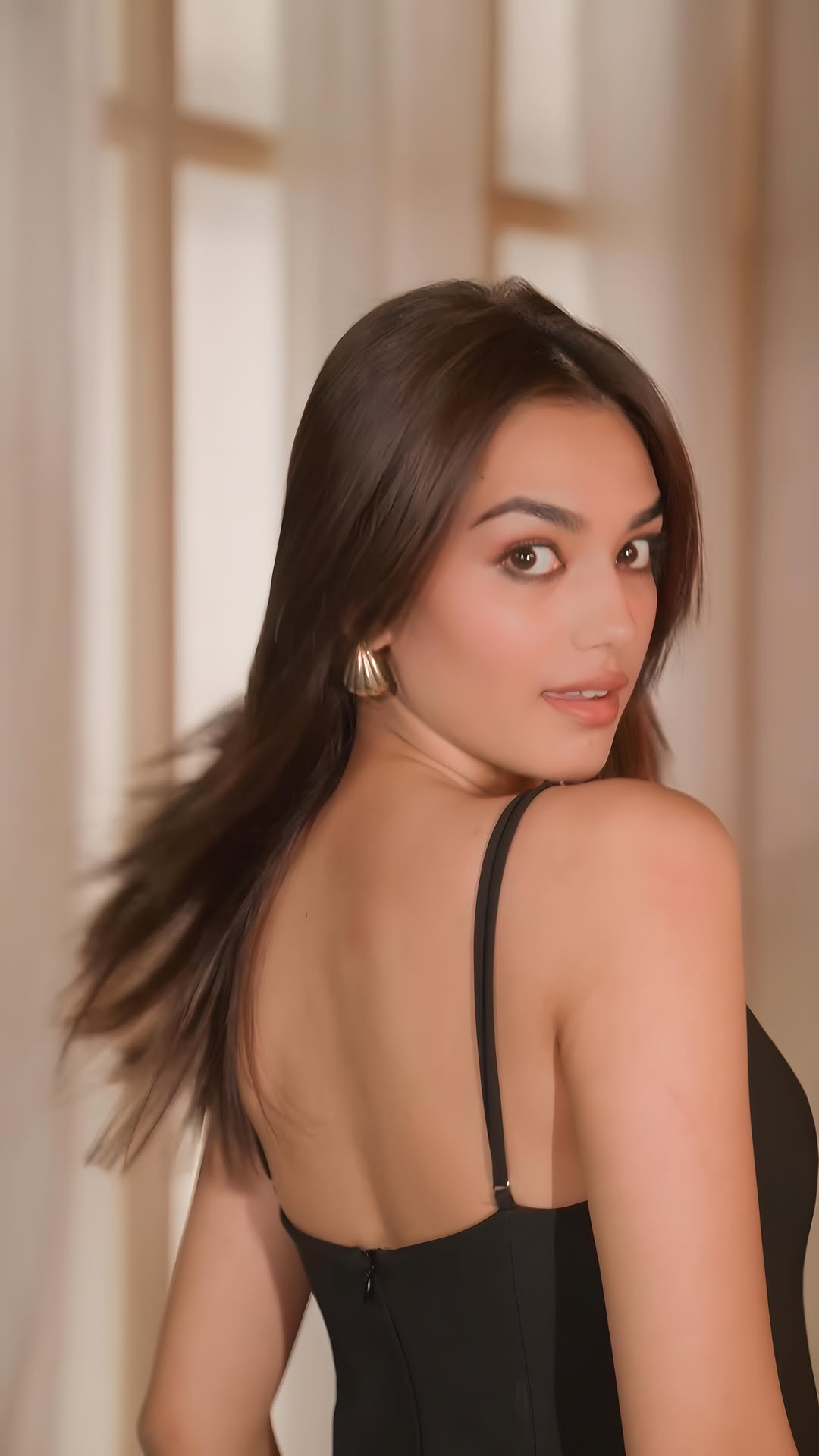 Get that professional silk pressed straight look, right at home! 💁♀
TRESemmé Silk Press range makes sleek, straight, and frizz-free hair an effortless reality.Shop the range on Myntra today!
@tresemmeindia
#TooHotForHeat #AD #TRESemmé #TRESemméSilkPress