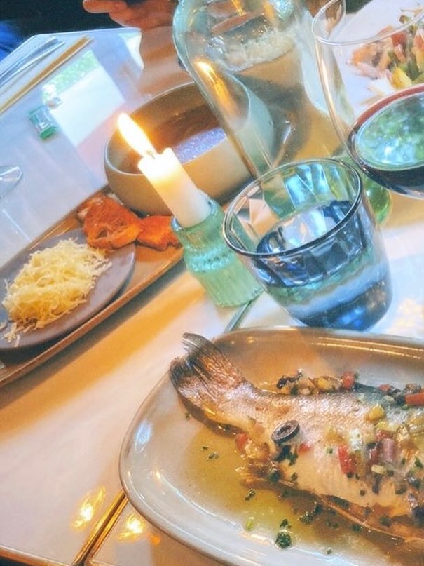 お魚も最高✨️
#paris #montmartre #パリ #モンマルトル #wine #redwine #ご飯