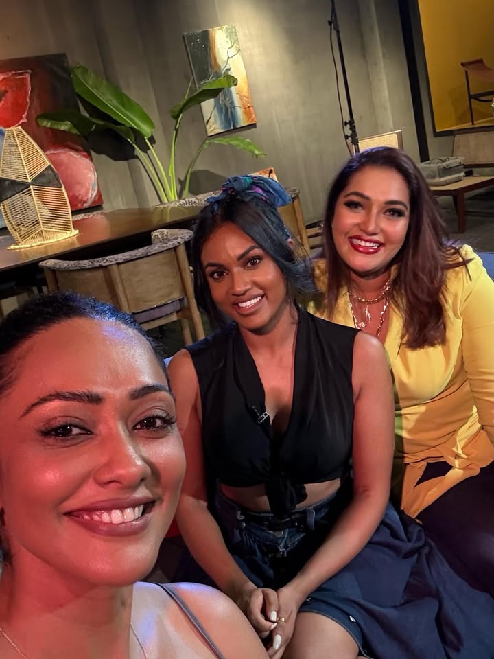 Really happy to have spent my afternoon with these gorgeous and talented ladies. More power to you both. ❤️🤗
Thank you @yureninoshika and @hirutvlk for inviting me. 🙏🏽💖
@ishadi_amanda so lovely to have met you for the first time. 😘🤗