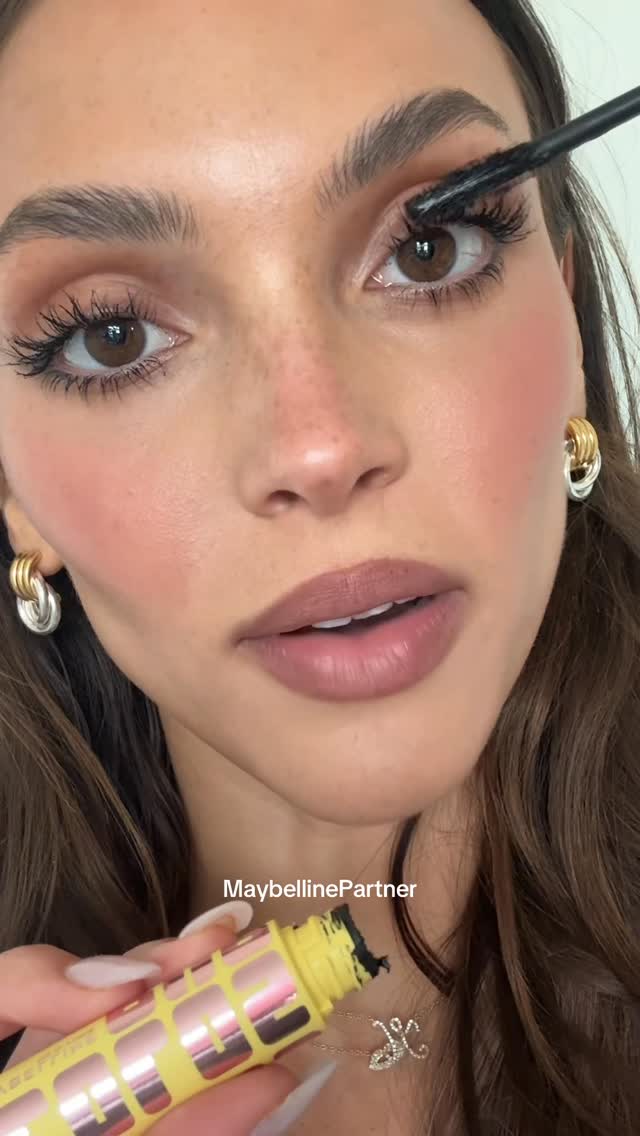 there’s a reason Colossal Bubble mascara is going viral … because wow @maybelline #MaybellinePartner