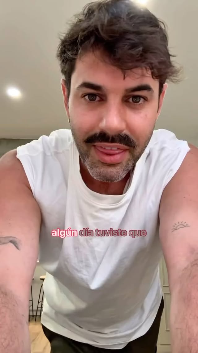 ❤️🔥No es solo el mes del Orgullo. Es el mes de ser, sin miedo. Esta canción es para eso. Disponible ya en Spotify. Dale voz, dale alas. ✨🏳️🌈🏳️⚧️
.
.
.
•
#Orgullo2025 #Pride2025 #MesDelOrgullo #LoveIsLove #ViveLibre #OrgulloLGTBIQ #Diversidad #musica #nuevamúsica #cancionorginal #yosoylibre #benidormfest #benidormfest2025