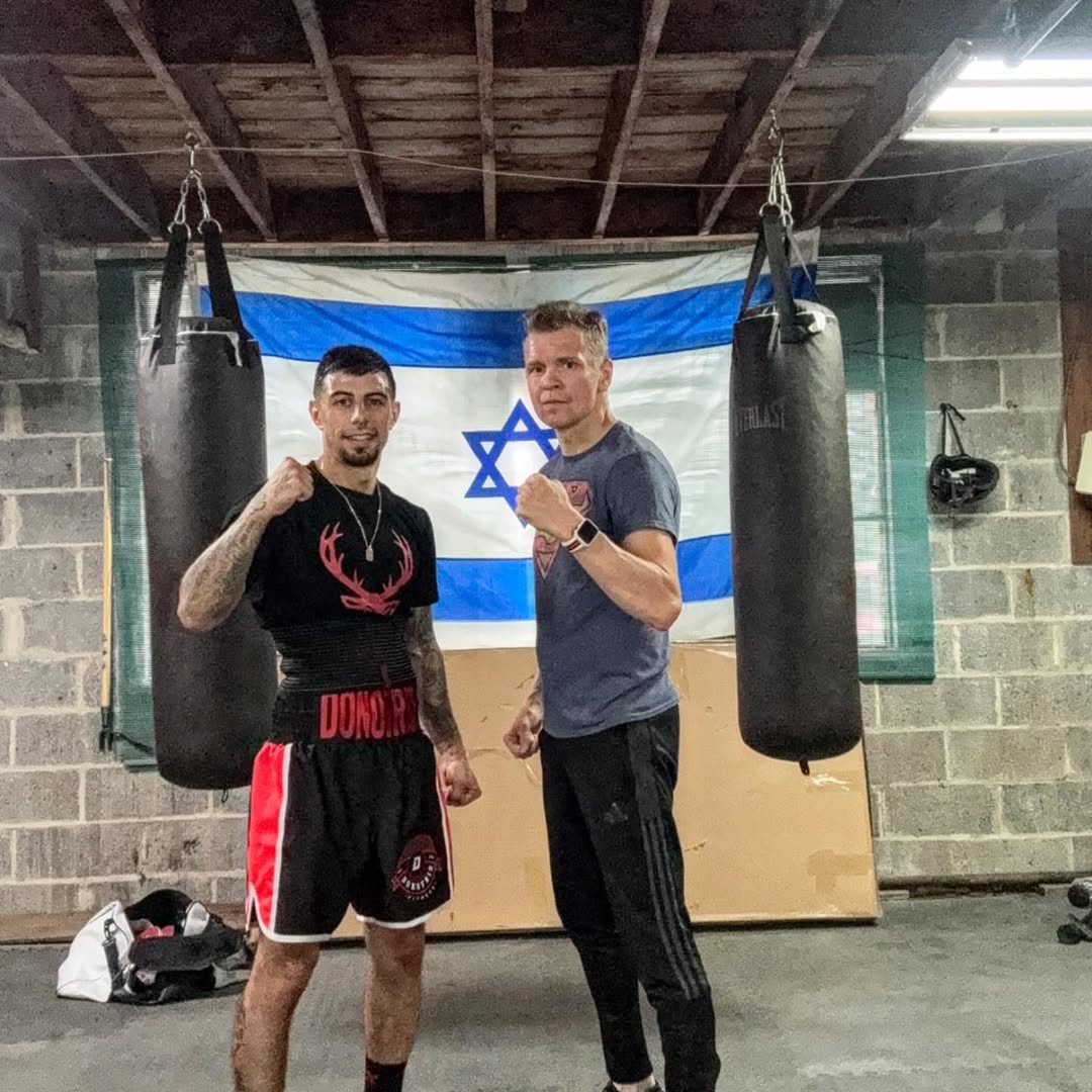 Early morning work with the champ @foremanyuri 👀🔥🇮🇱 #DonofrioFitness #WorldChamp #YuriForeman #BoxingStuff #BoxingDrills #Sparring #GarageWork