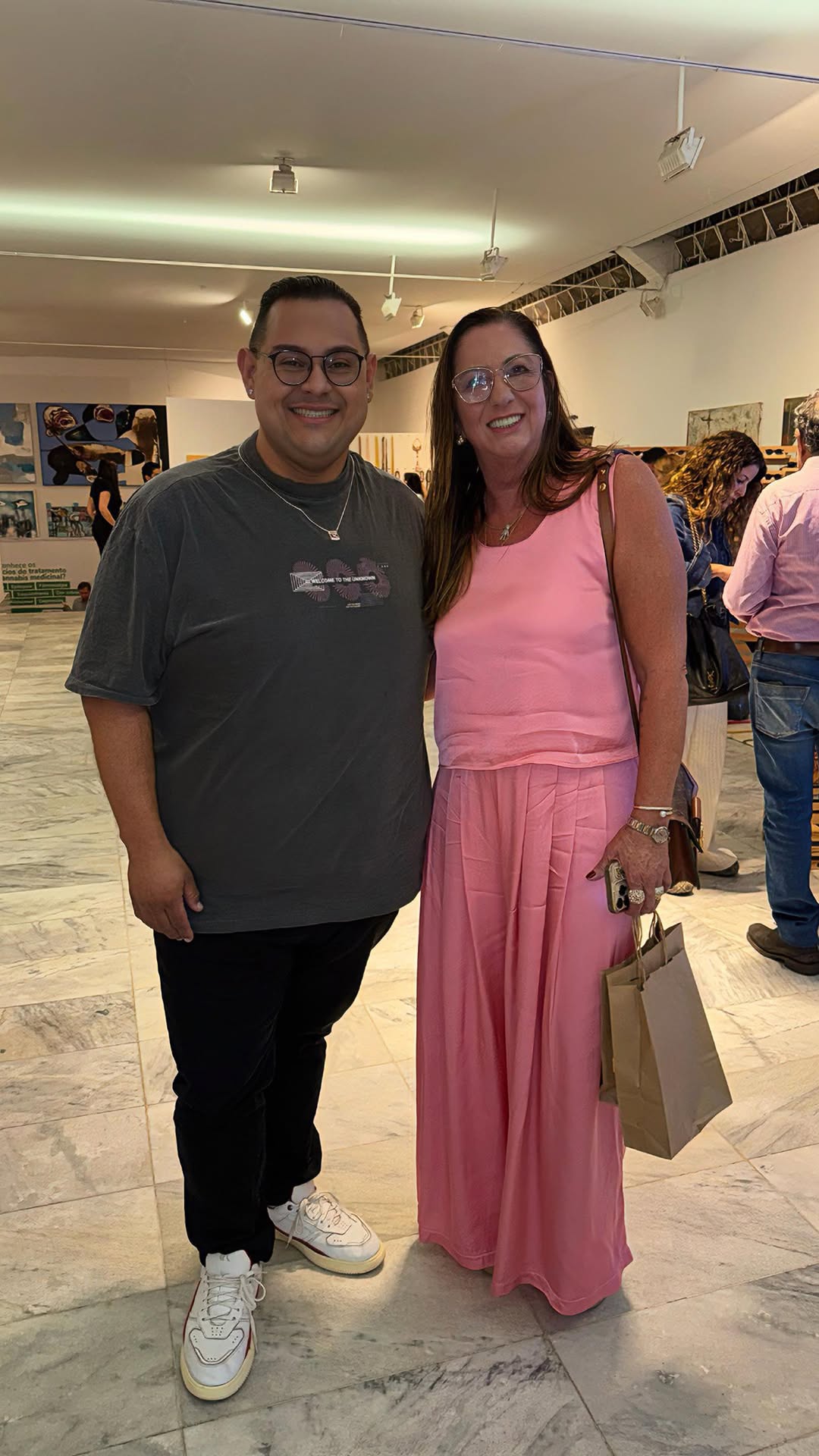 Obrigado @margareth_serrao por você e a @virginia serem pessoas de um coração gigante!
Vocês merecem sim todo sucesso que estão tendo, e o Brasil ama vocês 💕
Amamos ver vocês no @sbtsabadoucomvirginia
#margarethserrao #virginia #virginiafonseca #asmarias #margareth #sabadoucomvirginia