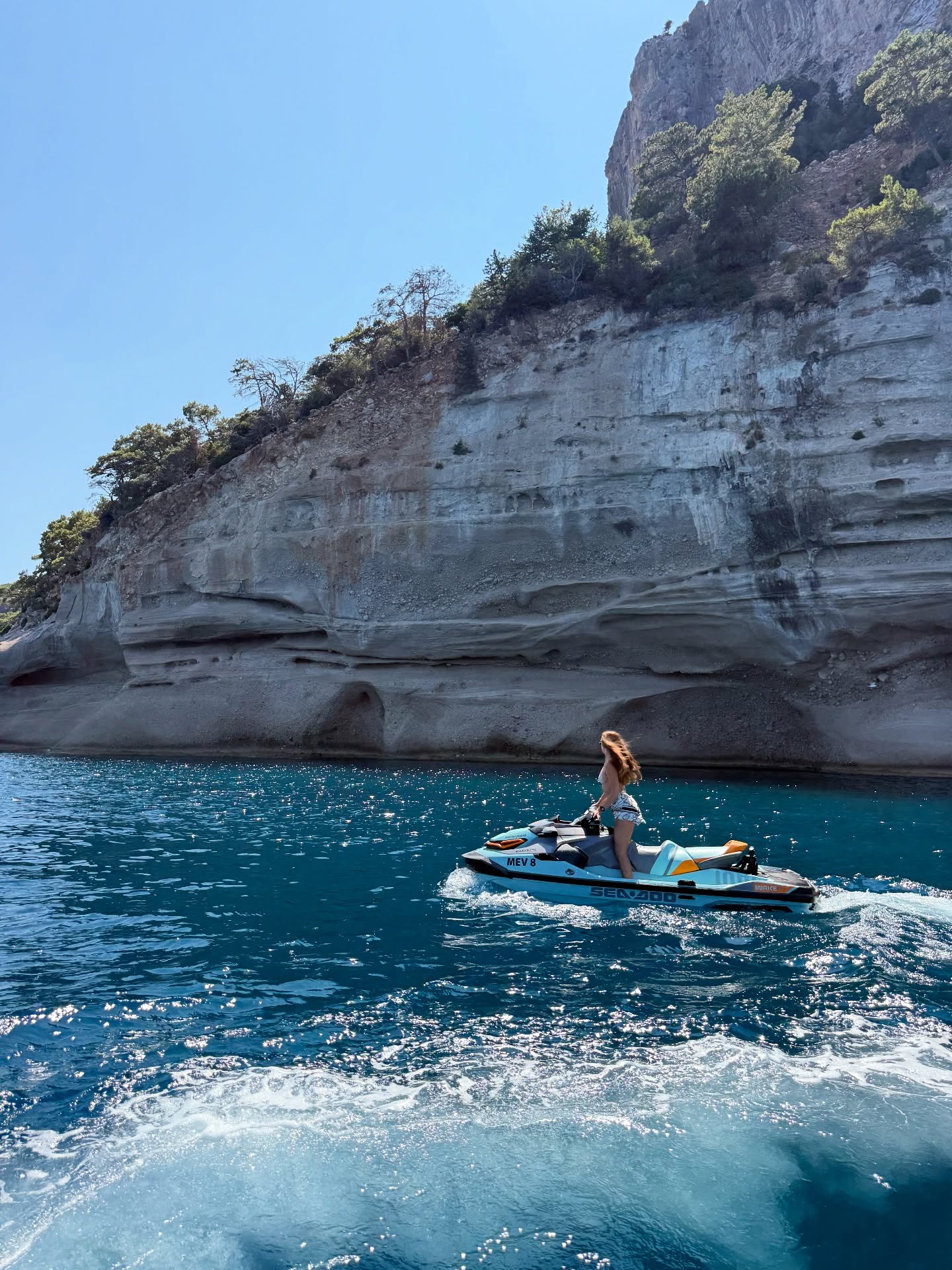 Ми не знаємо що буде завтра, тому в нас є тільки сьогодні 🩵
@karinabenzemaa 📸💦