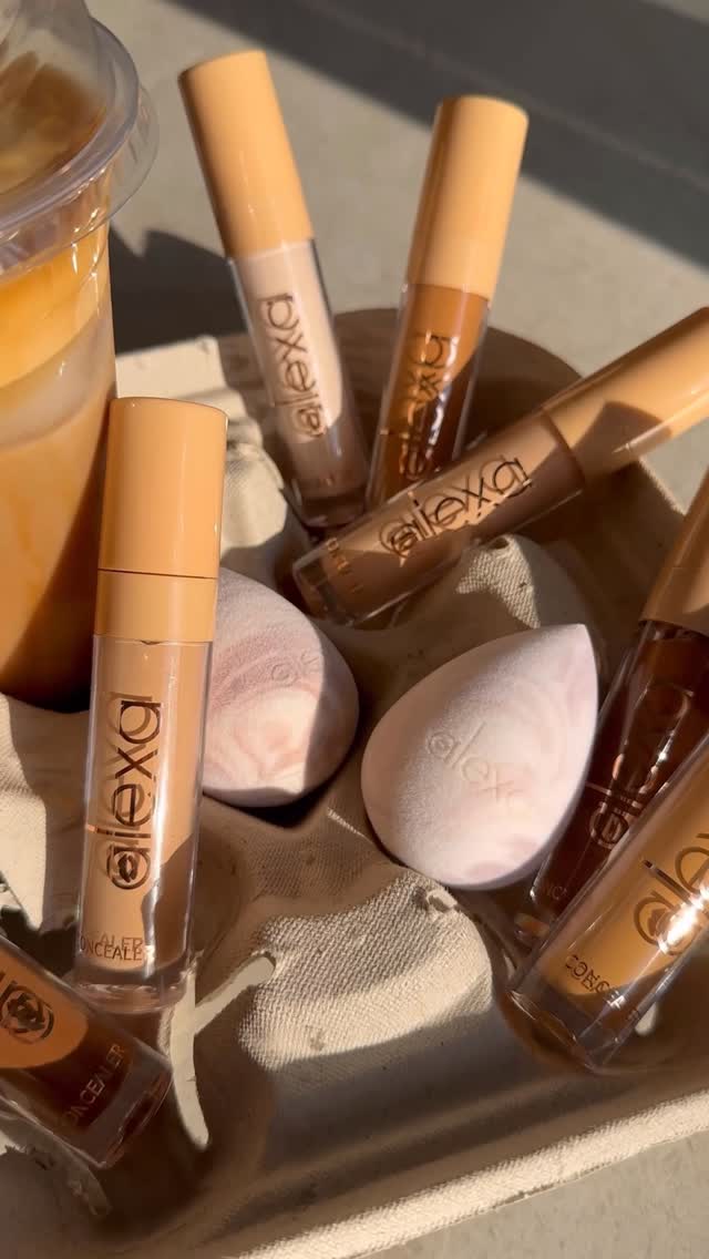☕ Monday fuel: caffeine + coverage.
Your under-eyes don’t stand a chance. #HideAndSeekConcealer #concealer #monday