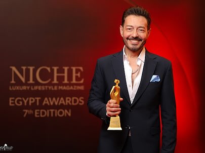 تشرفت بتكريمي بجائزه ( نجم العام ) من مجله نيش عن دور الجباس في مسلسل #سيد_الناس شكرا استاذ نادي و شكرا مجله نيش علي التكريم المحترم ده وشكرا لكل صناع مسلسل #سيد_الناس المخرج #محمد_سامي المنتج #صادق_الصباح المنتج #انور_الصباح Photos by : @ma7moudramadan_ @amrhassan24 @michealtharwat Suit by : the one & only @eslam_saad_designer @nichemagazineegy