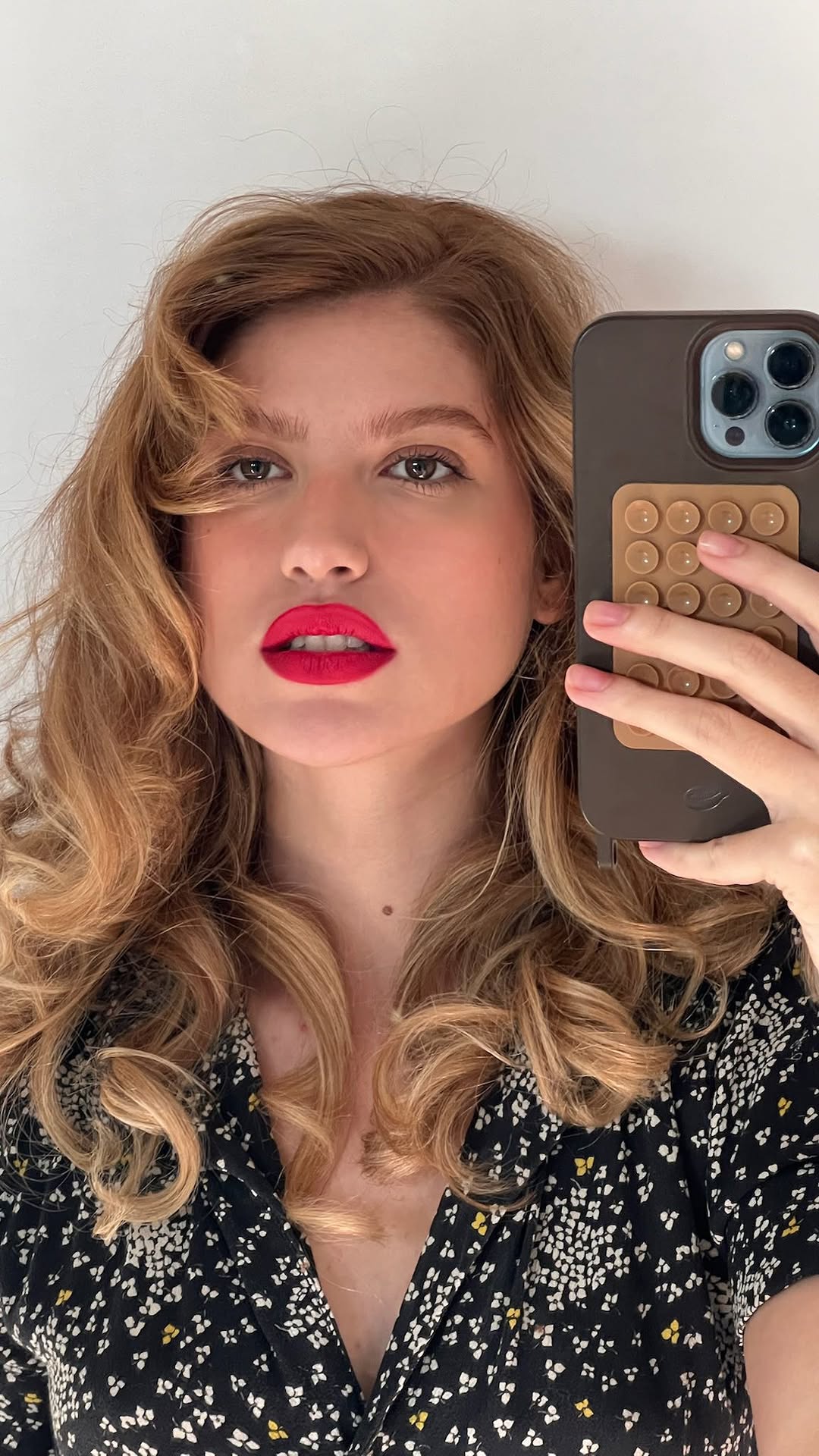 diziam ‘cabelo e batom vermelho não falham’… não mentiram