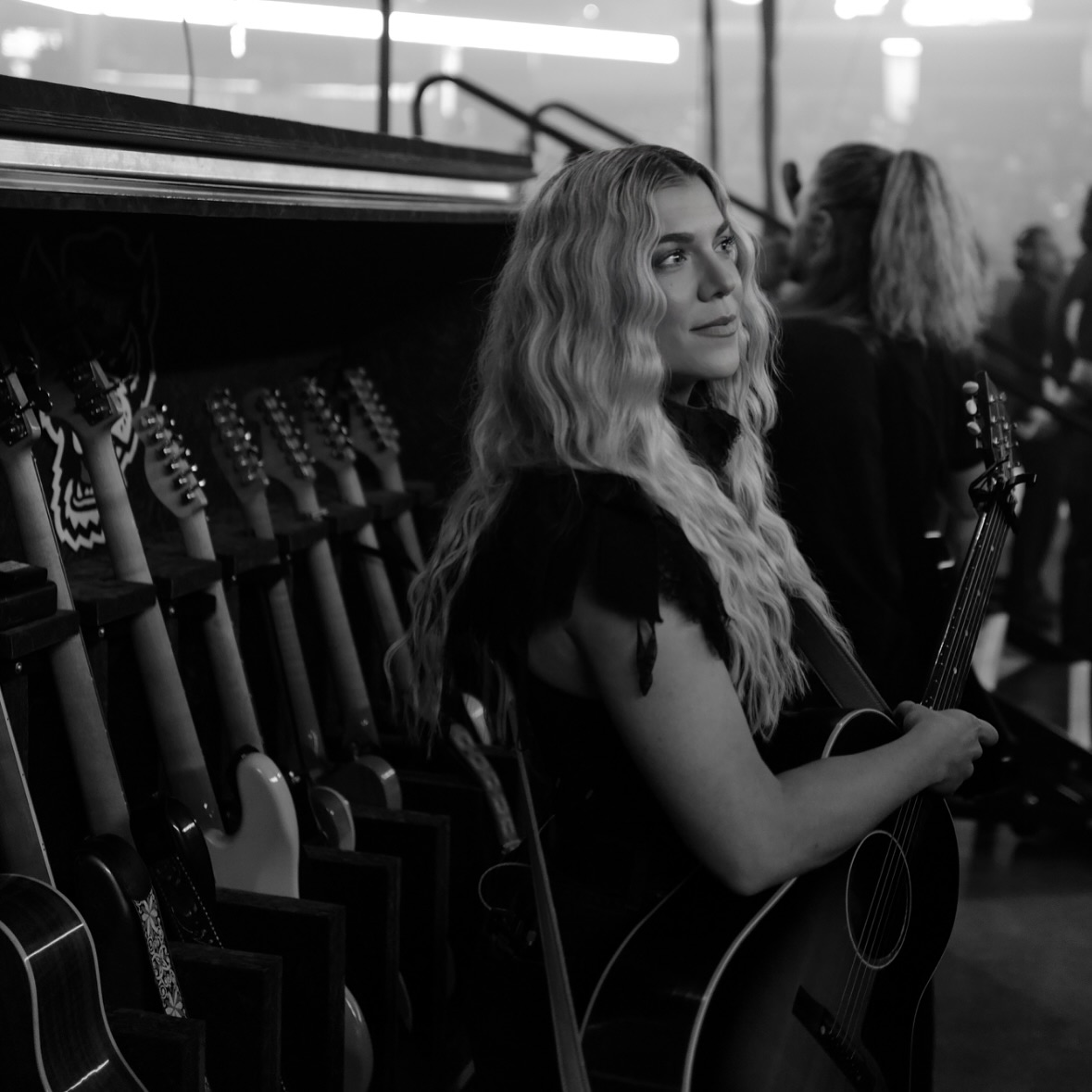 Getting ready for a dreamy little weekend out here on the road.
Tonight we play Renfro Valley, KY. This is the FIRST place I ever saw live Country music. Such a wild full circle moment for me. Grateful for it!
WYD this weekend? Lemme know below. xx
Documented by @_dre_alejandro7