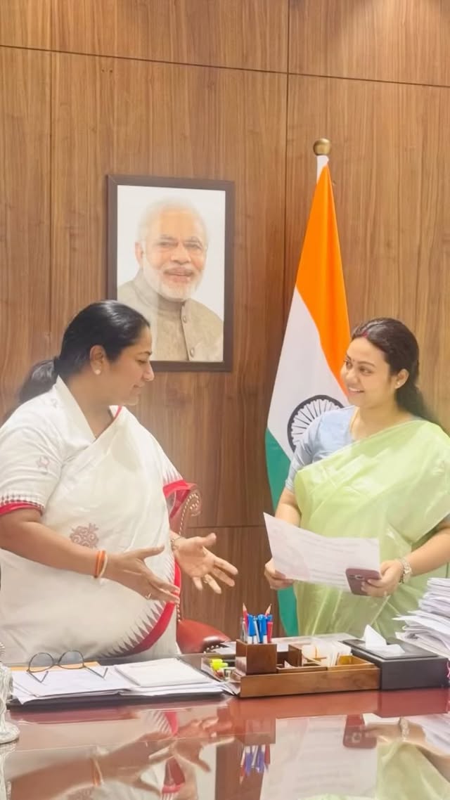 Had a significant meeting with the Hon’ble CM of Delhi - Rekha Gupta Ji. Her positive presence, clear vision and the impactful initiatives she’s leading today for the development of Delhi is truly appreciative.
We have also invited her for an upcoming event along with Vrinda Khanna and other team members of Sant Ishwar Foundation.
.
.
#viral #trendingreels #delhi #cm #india #politics
#reels #life #new #explore #instagood #political
#rekhagupta #invite #meeting #ngo #socialwork
#work #society #newdelhi #santishwarfoundation
#surabhitiwariofficial_
[ viral, trendingreels, delhi, cm, india, politics, reels, life, new, explore, instagood, political, rekhagupta, invite, meeting, ngo, socialwork, work, society, newdelhi, santishwar foundation, surabhitiwariofficial_
