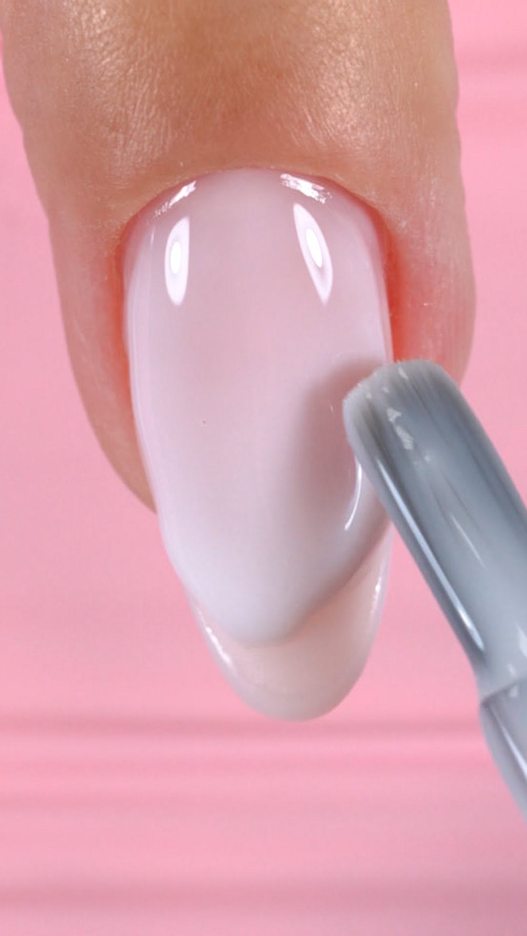 Uma blindagem perfeita com linha de contenção usando o queridinho Capa Base OneFix Milky 💅🏻
Sua estrutura é maleável e resistente, ele não quebra e proporciona muito mais durabilidade.
Ideal para quem busca praticidade com resultado impecável! 🫶
#nails21 #vinteunicas #nailsofinstagram #nailpro #nailsart #nailsdesign #nailsdone #viralnails #nailsoftheday #nailstyle #nails #nailtech #notd