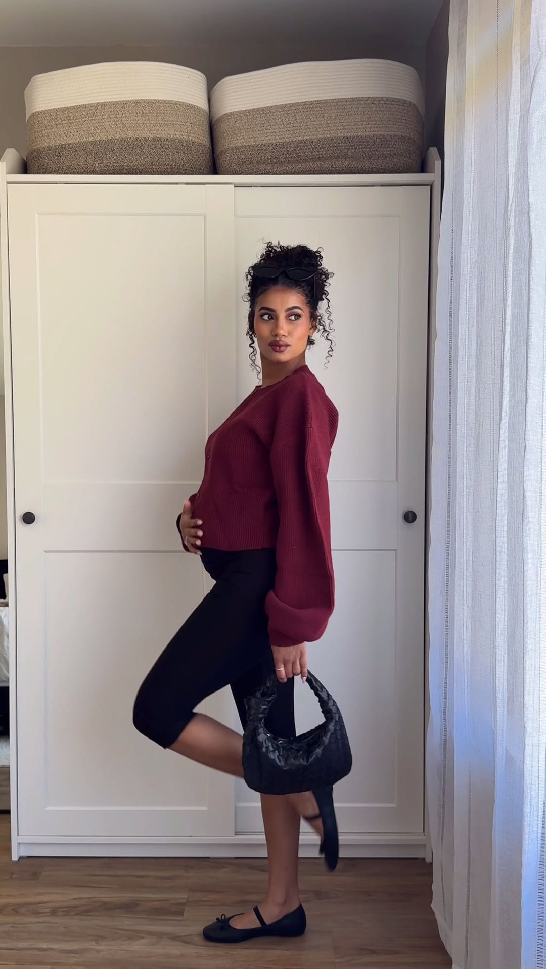 Anyone else in the same boat 🙋🏽♀️?
#bumpstyle #pregnancy #ootdfashion #outfitinspo #26weekspregnant