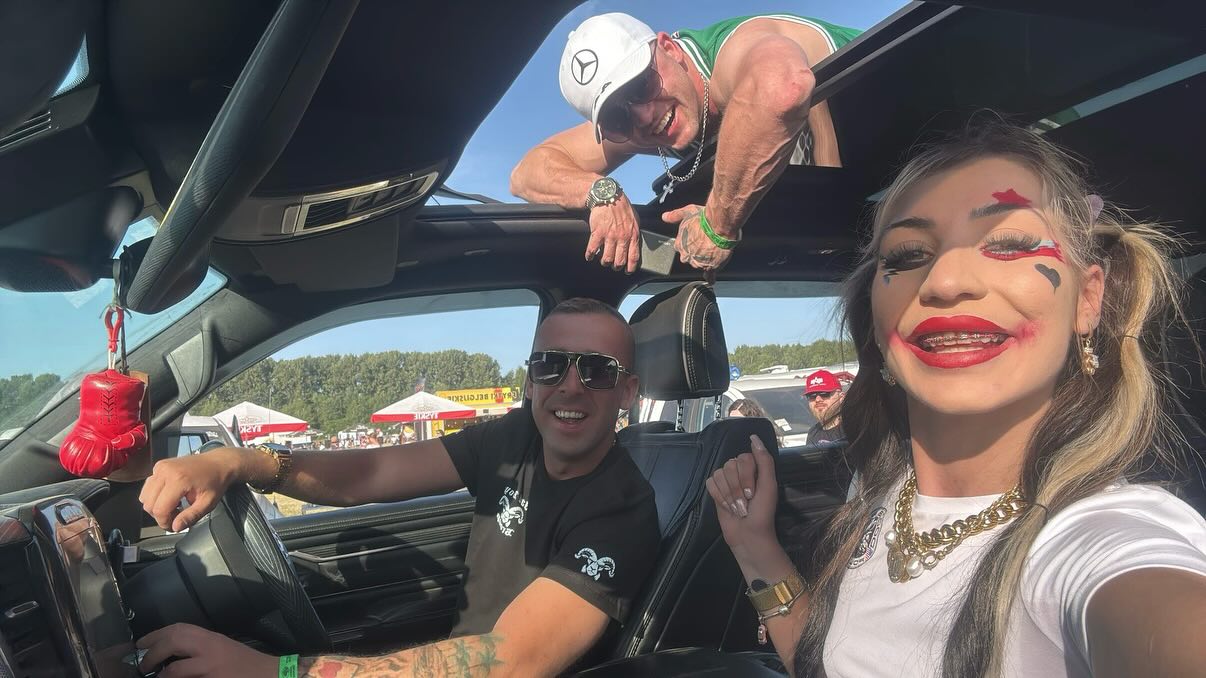 Nie da się opisać @americancarsmania to trzeba przeżyć! Być tam poczuć ten klimat, atmosferę, zbić setki pion!
To największe impreza Amcarowa w Polsce!
A co do ludzi to wszyscy jesteście pojebani pozytywnie! Kocham Was! ❤️😎