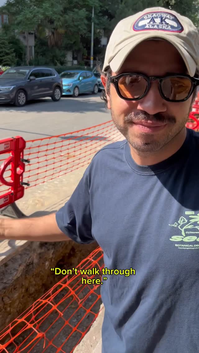 Japonya'dan dönünce en az iki ay yalnız kalması gereken adam.
The man who needs at least two months alone after coming back from Japan.
bir takım reklamlar olmuş.