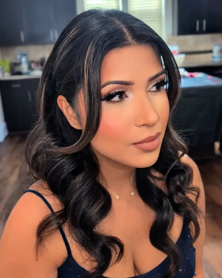 Our girl L E E N A for her birthday celebration 😍🤌🔥
#houstonmua #houstonhairandmakeup #texasmakeupartist #makeupartistworldwide #birthdayglam #texasmua