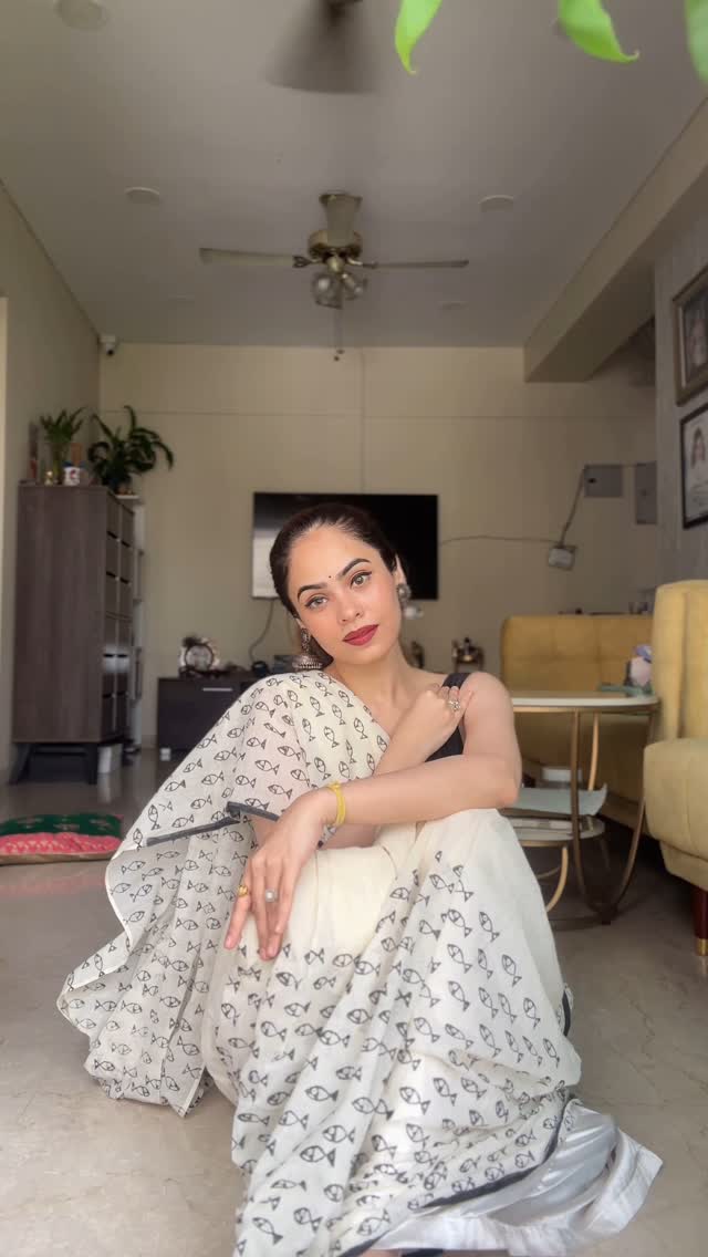 KALA refers to Prabhu Jagannath ⭕️❗️⭕️
On this auspicious occasion of Rath Yatra I dedicated this dance to my beloved Prabhu Jagannath.
This song is written from the point of view of Sri Radha who loves her Krishna so much.
Jai Jagannath 🙏🏻
Wish you all Happy Ratha Yatra 🙏🏻
#gratitude #rathyatra2025 #dancereel #jagannath #radha #radhaji #trending #fyp #newreel #explore
