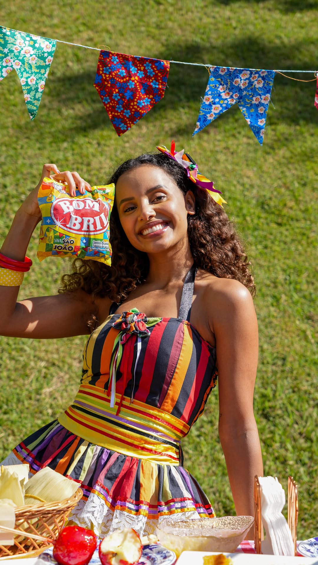 São João é isso: comida boa, tradição e muito brilho! 🌽🎉 Por aqui, já comecei os preparativos pra festa e claro, com aquela ajudinha especial de @bombriloficial com embalagem temática que tá a cara do São João! Agora me conta, como você tá se preparando pra essa festa linda? Bora deixar tudo brilhando também?
#semprebrilhandobombril #limpeza #bombril #publi #produtosdelimpeza