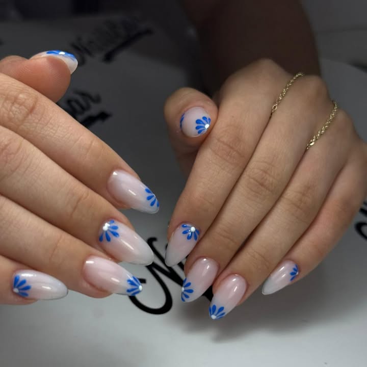 Nailbar farkıyla Jel tırnak💅🏻 💗
☑Tüm uygulamalarınız uzman nail artistlerimiz tarafından yapılmaktadır.....
☑Tamemen el emeği nail artlar, hiçbir yerde bulamayacağınız oje ve süsleme çeşitleri...
☑Sizleri de mutlu müşterilerimiz arasına; Nailbar ailesine katılmaya davet ediyoruz....
☑Bilgi ve randevu için dm den yazabilir veya 0530 624 52 27 nolu telefondan bize ulaşabilirsiniz... •
•
💅 #nails #nail #fashion #nailart #nailpolish #naildesign #nailextensions #proteztirnak #proteztırnak #proteztırnakeğitimi #proteztirnakistanbul #proteztirnakbakirkoy #proteztırnakflorya #jeltirnak #jeltirnakistanbul #jeltirnakbakirkoy #kalicioje #tirnakdizayn #tirnakbakimi #tirnaksüsleme #ojesizgezmeyenlerkulübü #tirnakyeme #tiktok