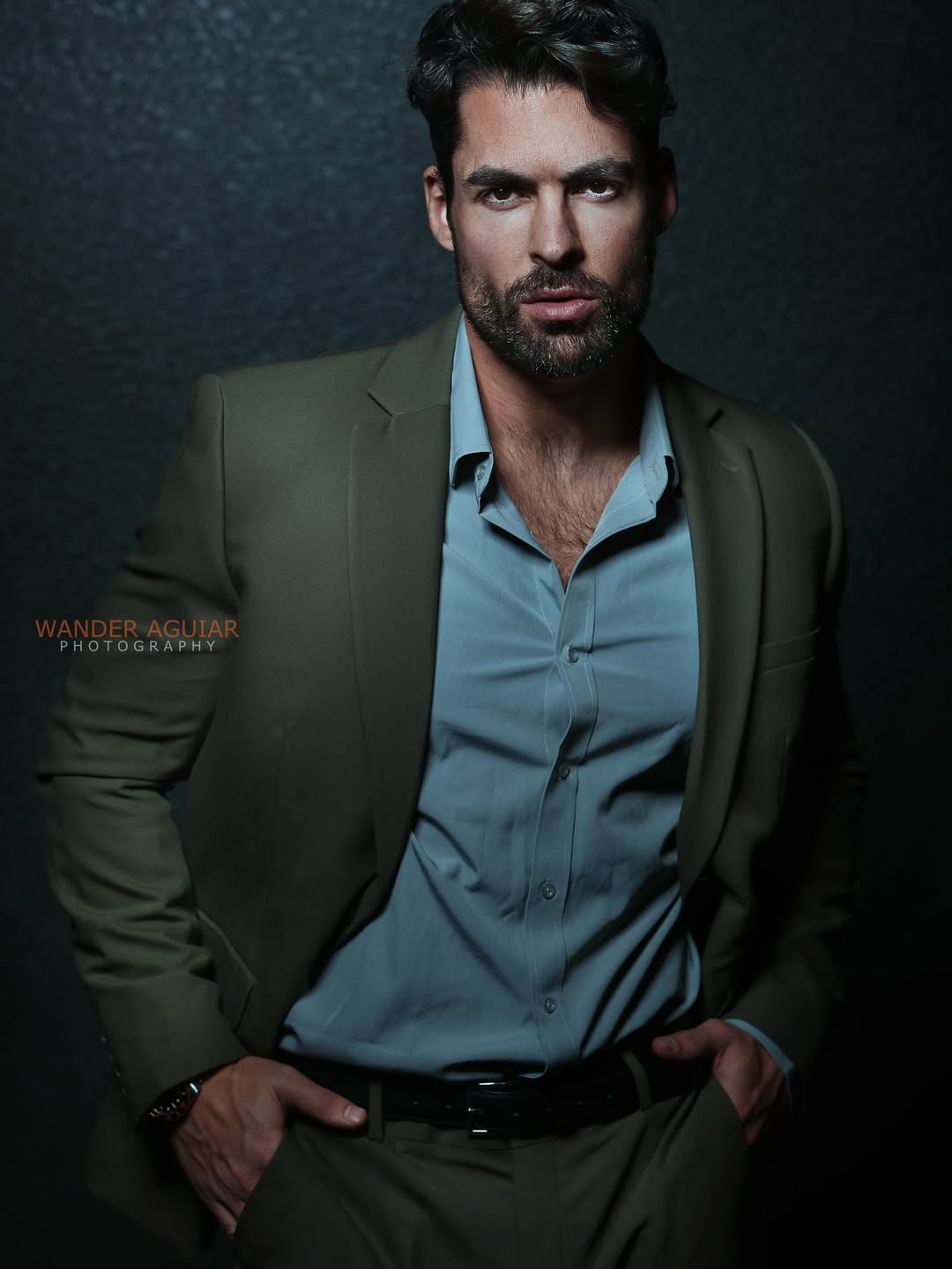 A suit doesn’t make the man — but it sure shows the world he means business.” 🖤🕴️ #SuitUp #EleganceInMotion #chasinggreatness #modeling #malemodel #fashionable
My last photoshoot with @wanderaguiar_photography 📸❤️
Most of these are for Book Covers 📖
I can dress classy sometimes too☺️